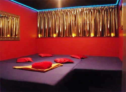 oasis swinger club